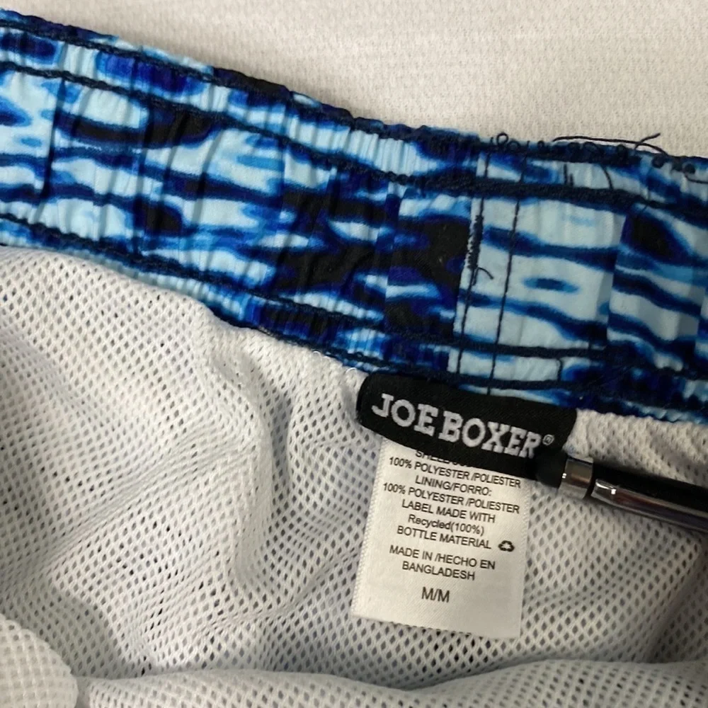 Joe Boxer Men’s Swim Trunks size Medium. (BE)